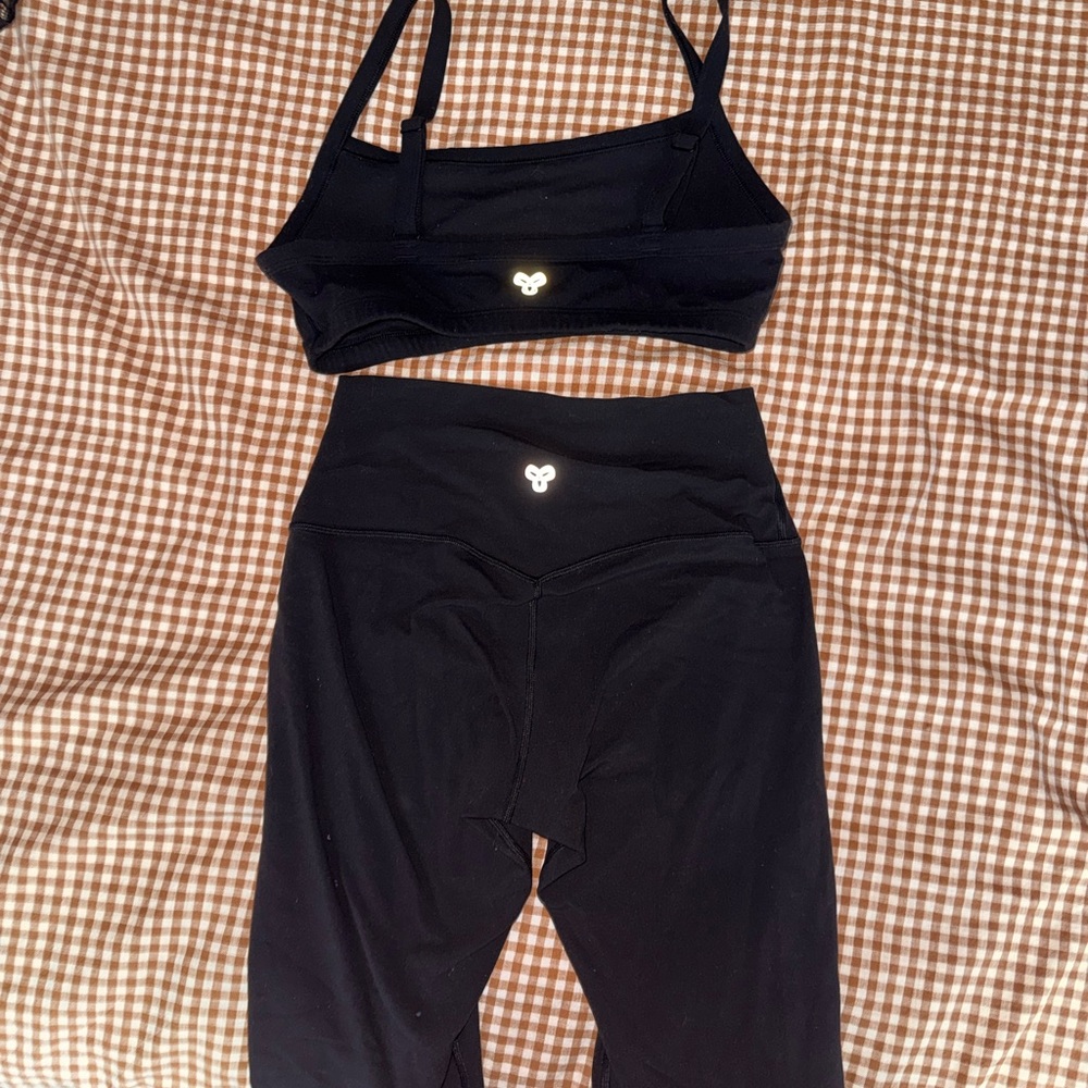 Aritzia Golden butter cheeky high rise legging